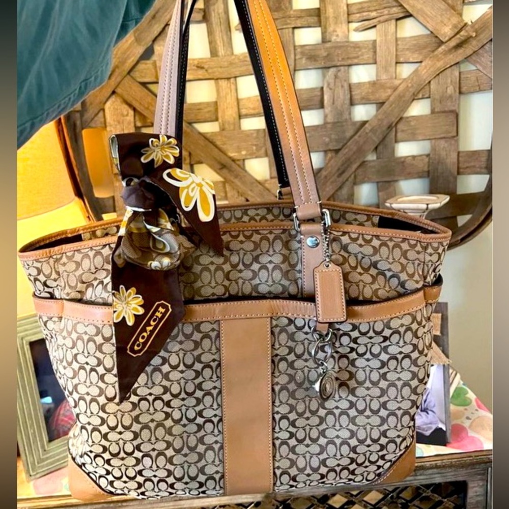 Coach purse EUC